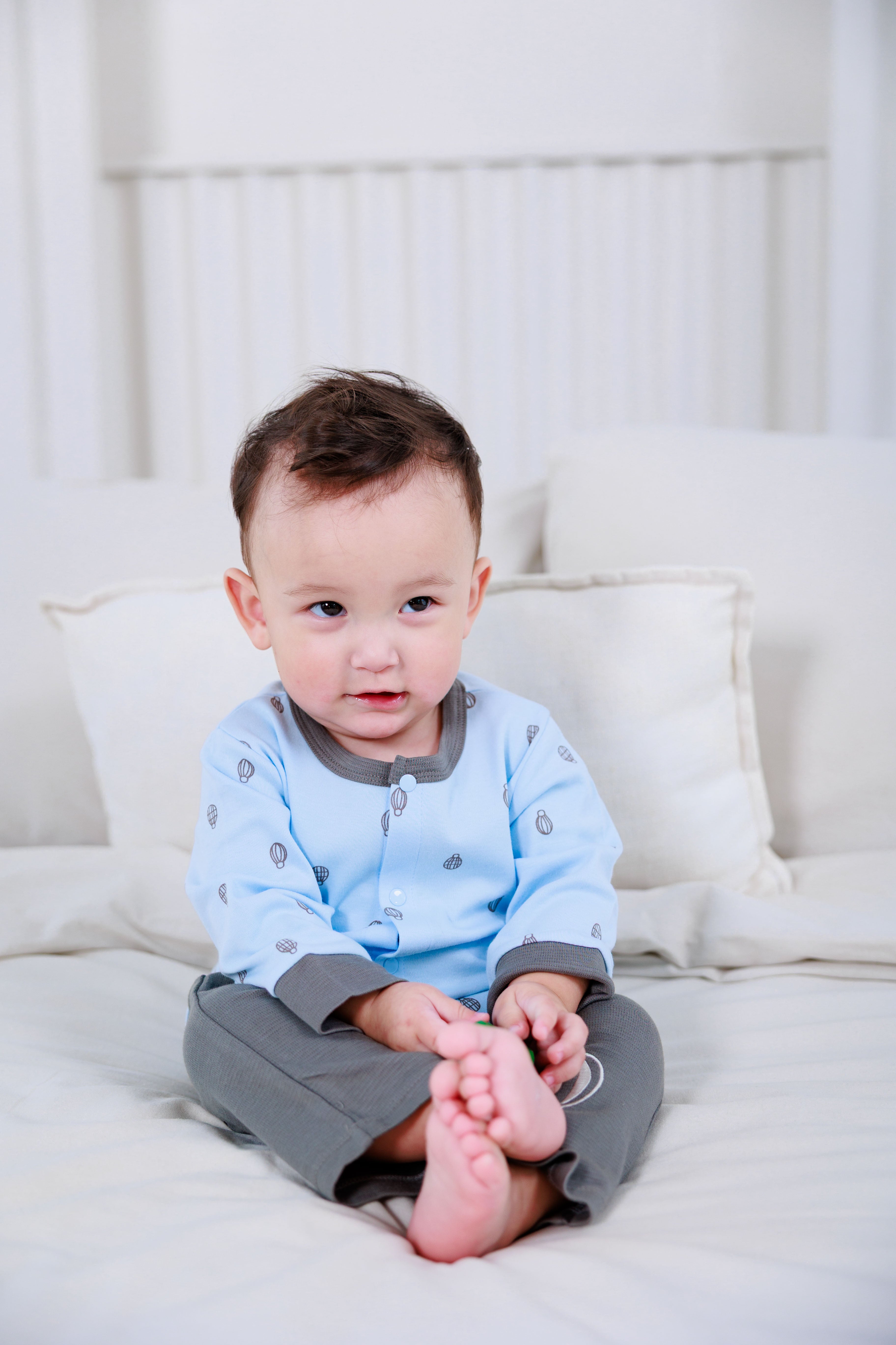 Cap, Cardigan & Diaper Pants (3 Piece Set)